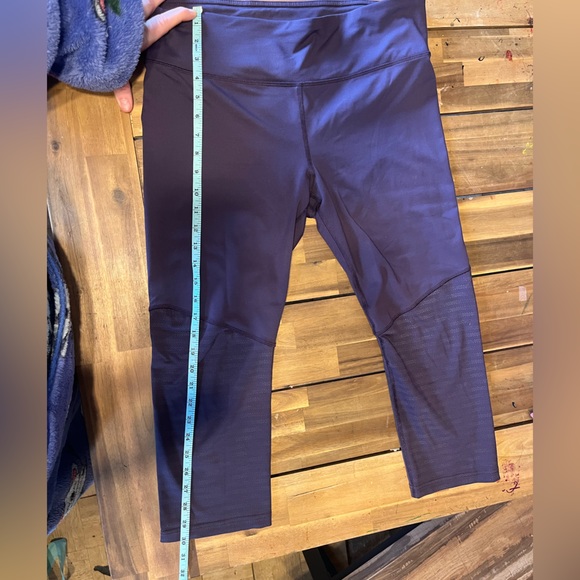 Woman’s XL Shape capri length workout pants - Picture 2 of 6